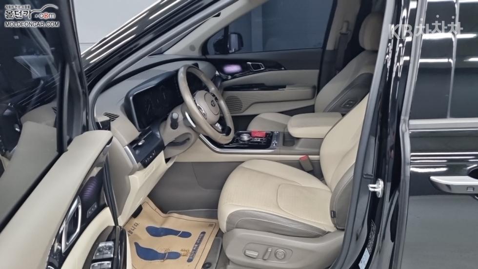 Kia Carnival — miniaturë 9