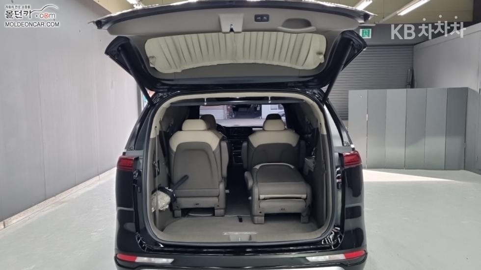 Kia Carnival — miniaturë 18