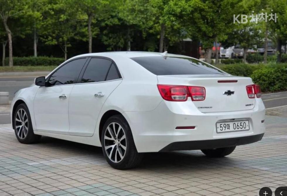 Chevrolet Malibu — miniaturë 4