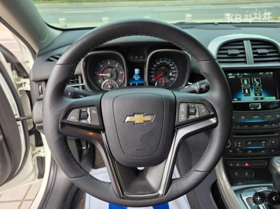 Chevrolet Malibu — miniaturë 12