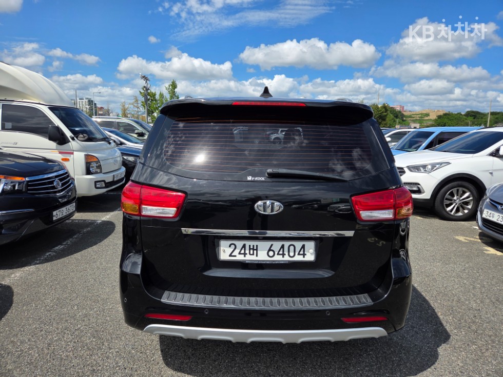 Kia Carnival — miniaturë 3