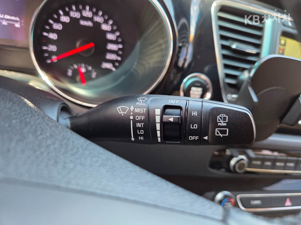 Kia Carnival — miniaturë 12