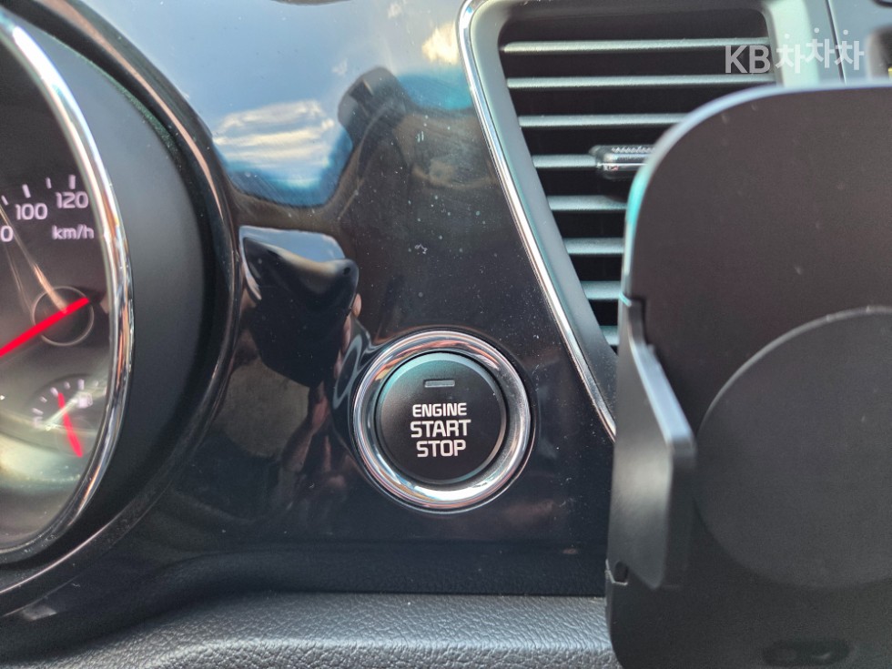 Kia Carnival — miniaturë 15