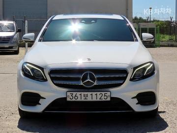 Mercedes-Benz E-klasse E300 4MATIC AMG Line — foto 1