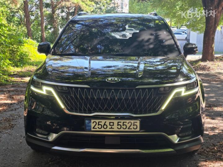 Kia Carnival D2.2 9인승 시그니처 — foto 1