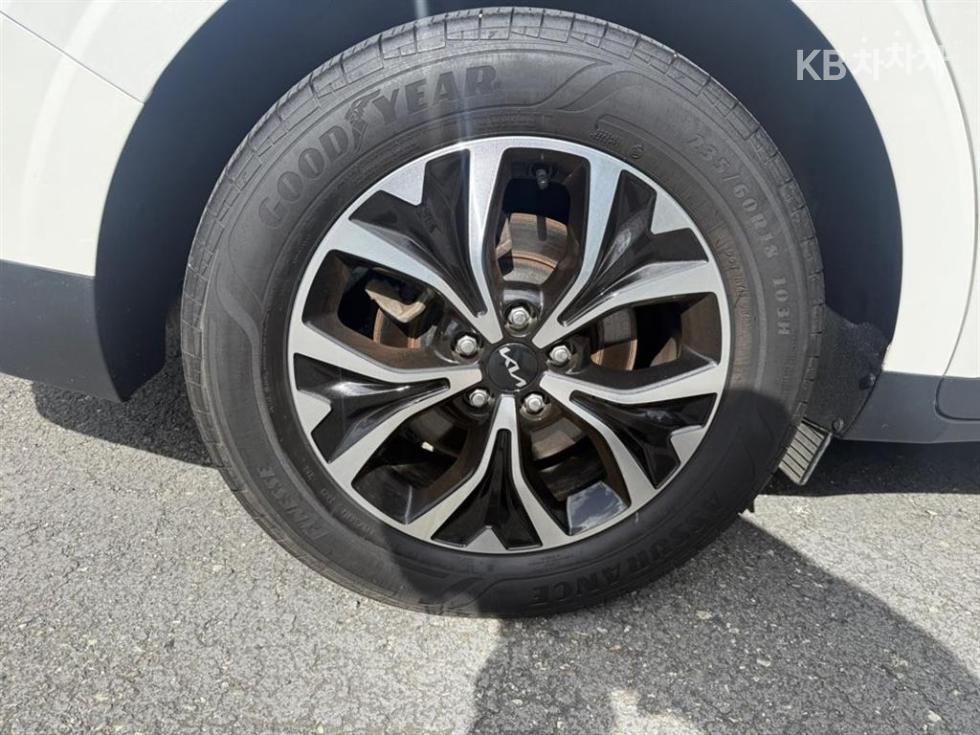 Kia Carnival — miniaturë 6