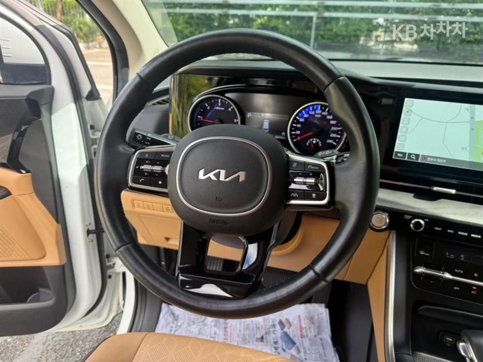 Kia Carnival — miniaturë 9