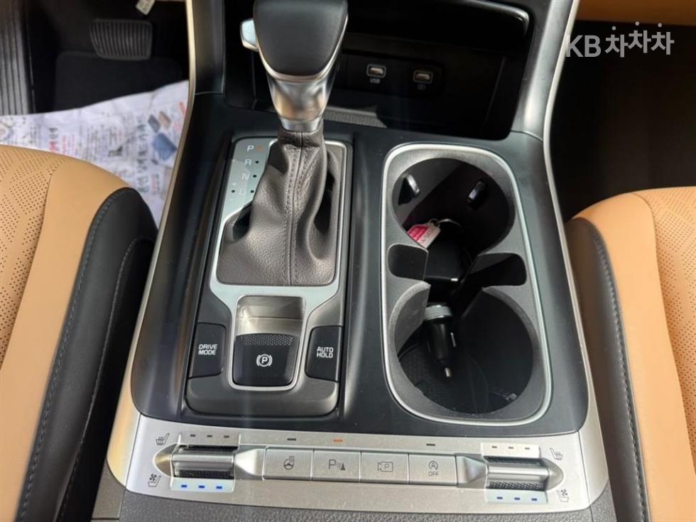 Kia Carnival — miniaturë 10