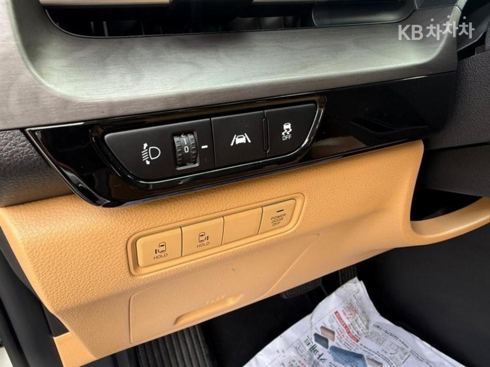 Kia Carnival — miniaturë 17