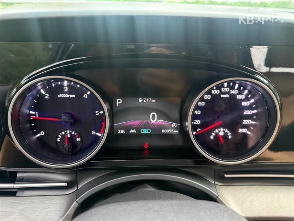 Kia Carnival — miniaturë 20