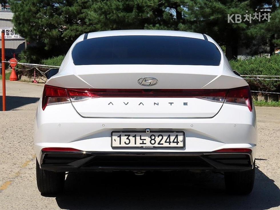 Hyundai Avante — miniaturë 4