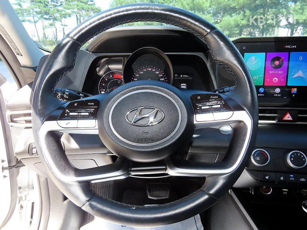 Hyundai Avante — miniaturë 8