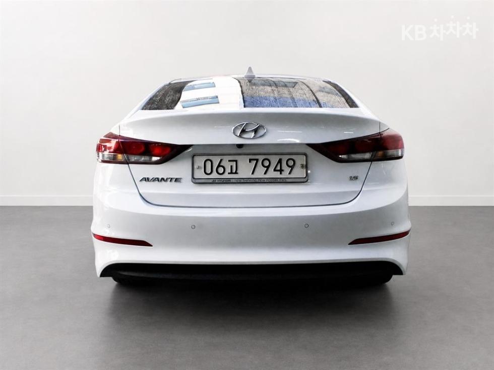 Hyundai Avante — miniaturë 3