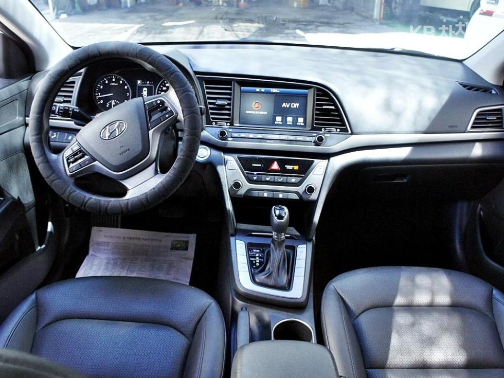 Hyundai Avante — miniaturë 7