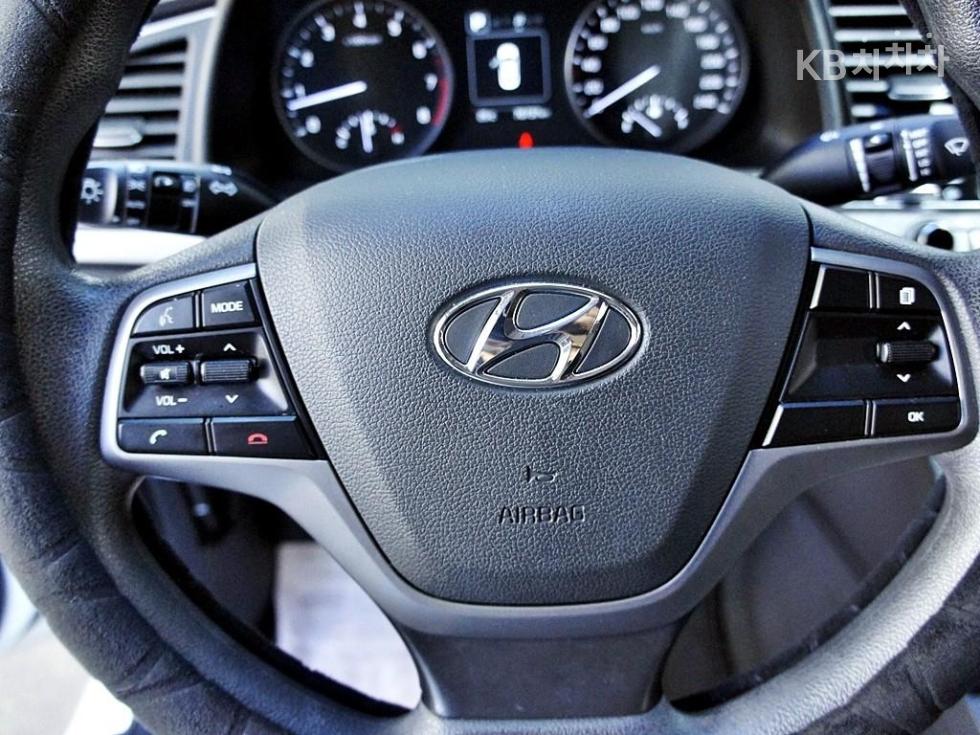 Hyundai Avante — miniaturë 8