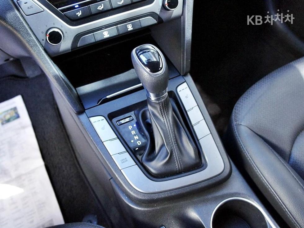 Hyundai Avante — miniaturë 11