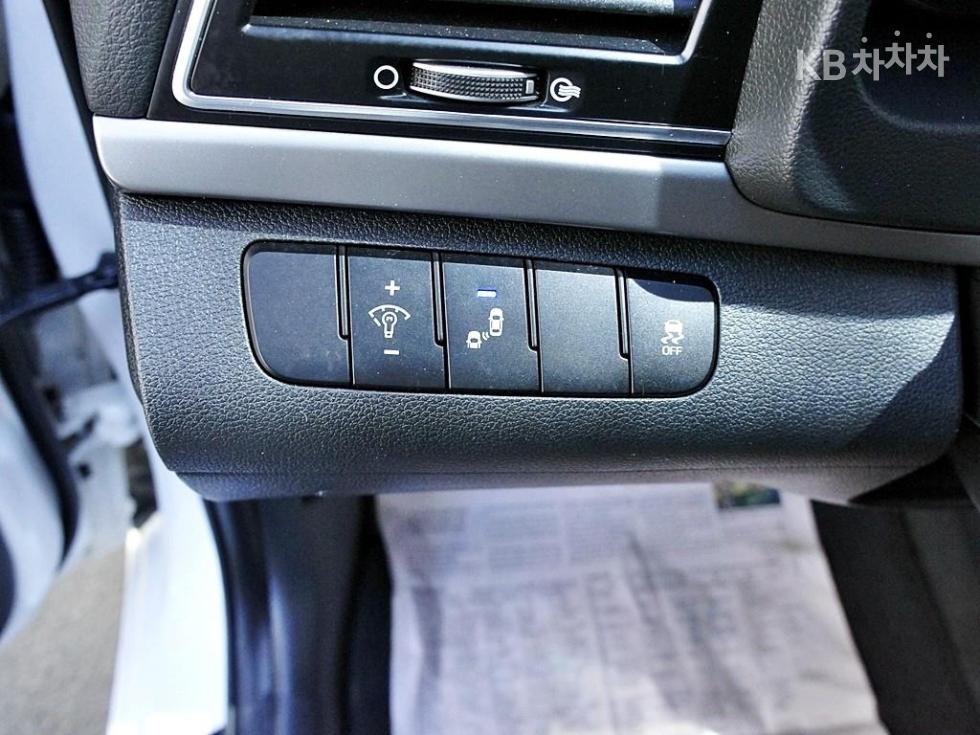 Hyundai Avante — miniaturë 15