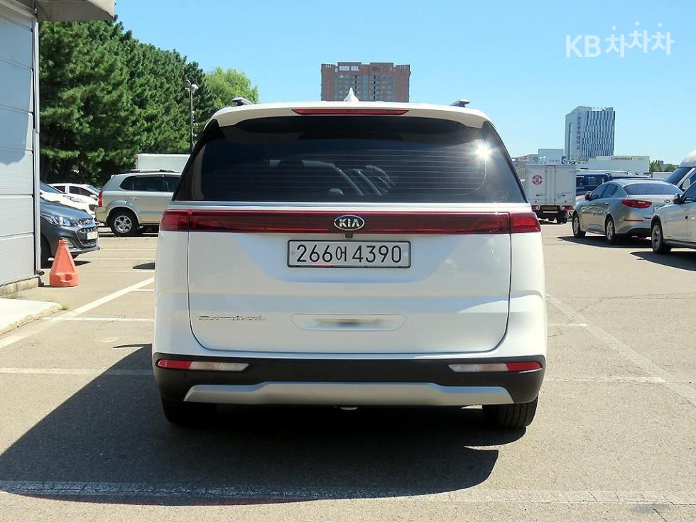 Kia Carnival — miniaturë 3