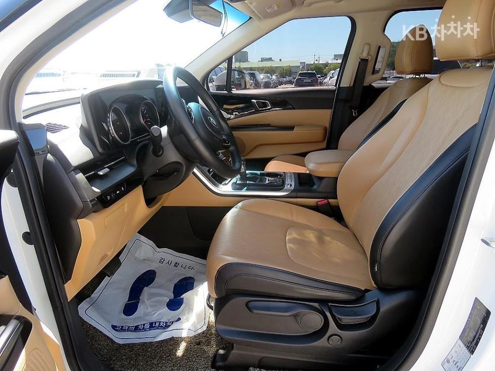 Kia Carnival — miniaturë 6