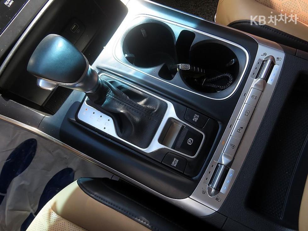 Kia Carnival — miniaturë 14
