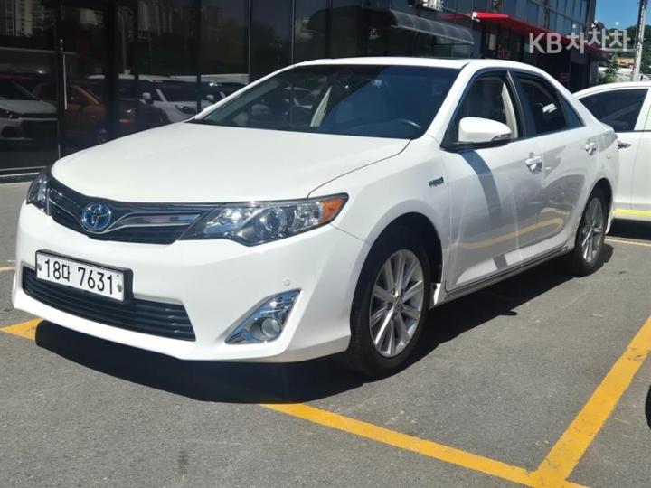 Toyota Camry 2.5  hybrid xle — foto 1