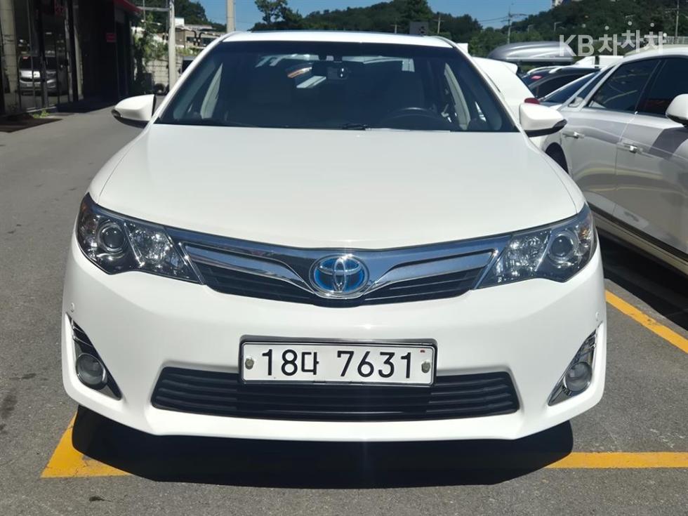 Toyota Camry — miniaturë 2
