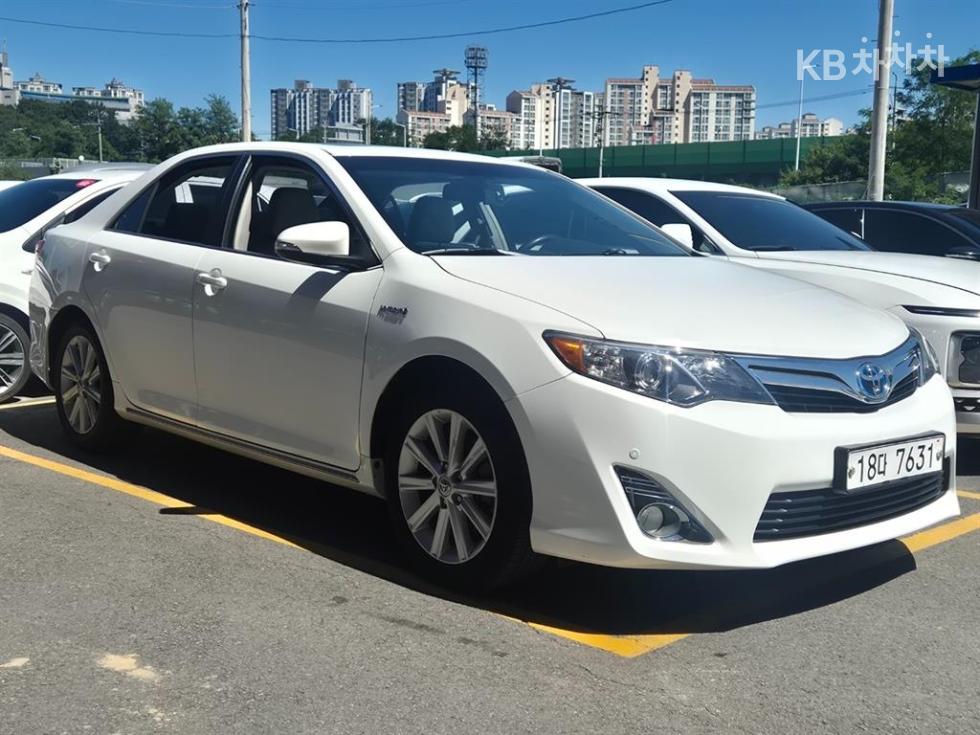 Toyota Camry — miniaturë 3