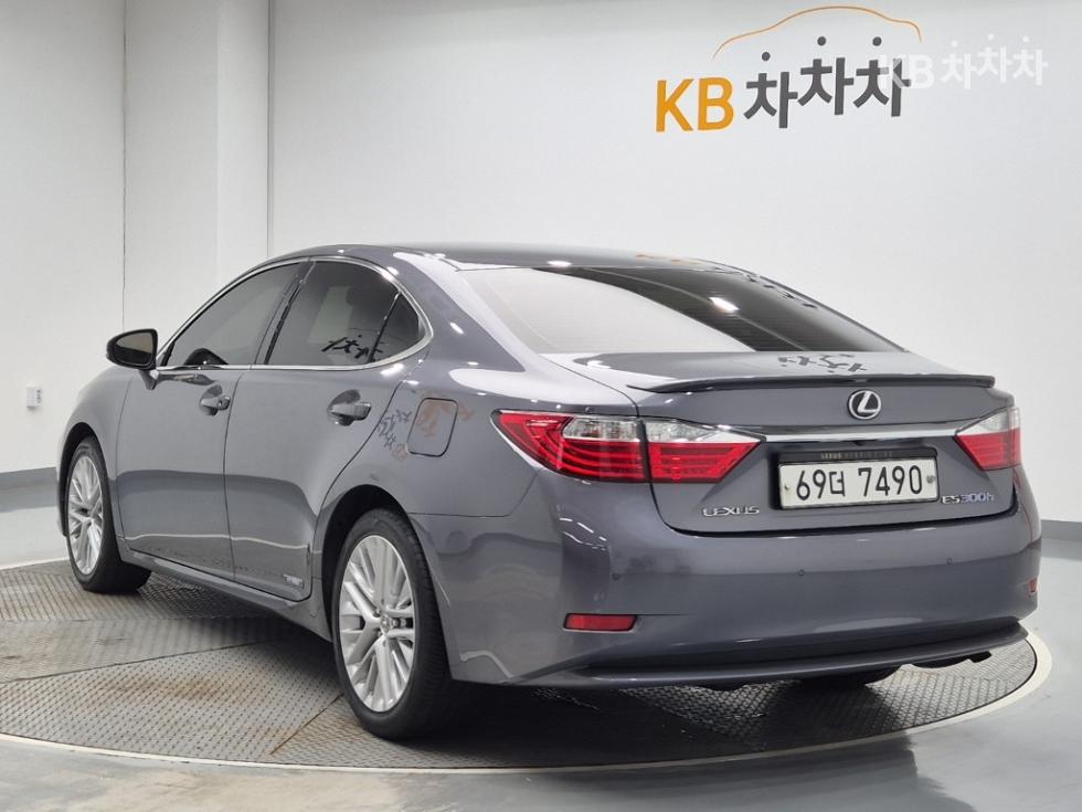 Lexus ES — miniaturë 2