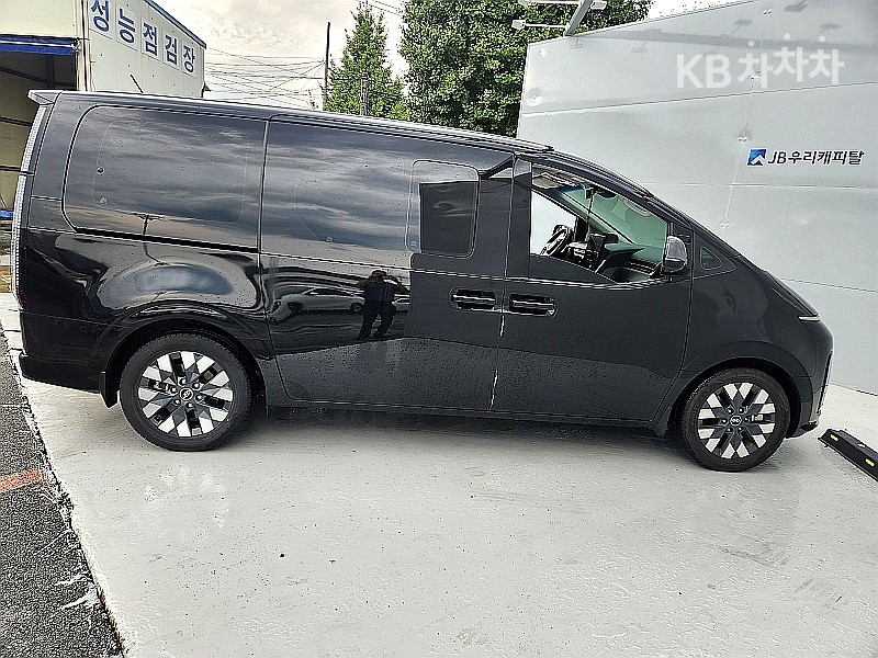 Hyundai Staria — miniaturë 3
