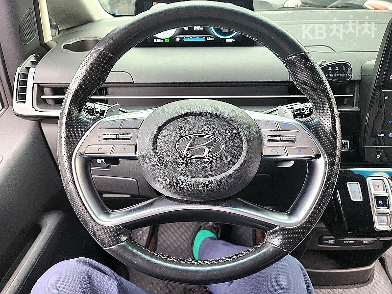Hyundai Staria — miniaturë 12