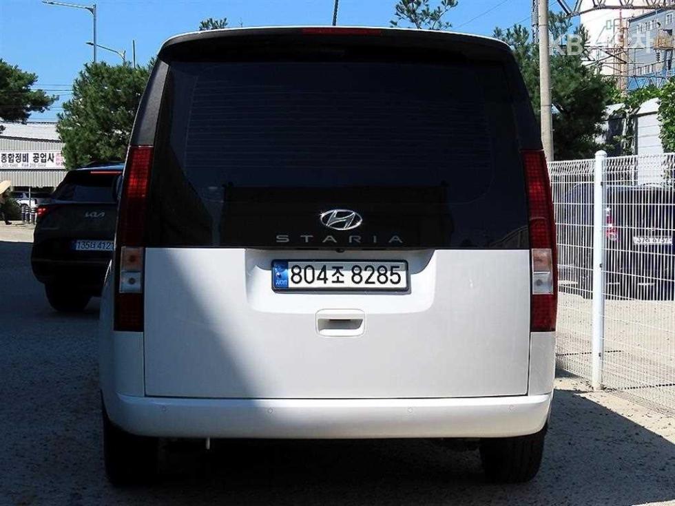 Hyundai Staria — miniaturë 4