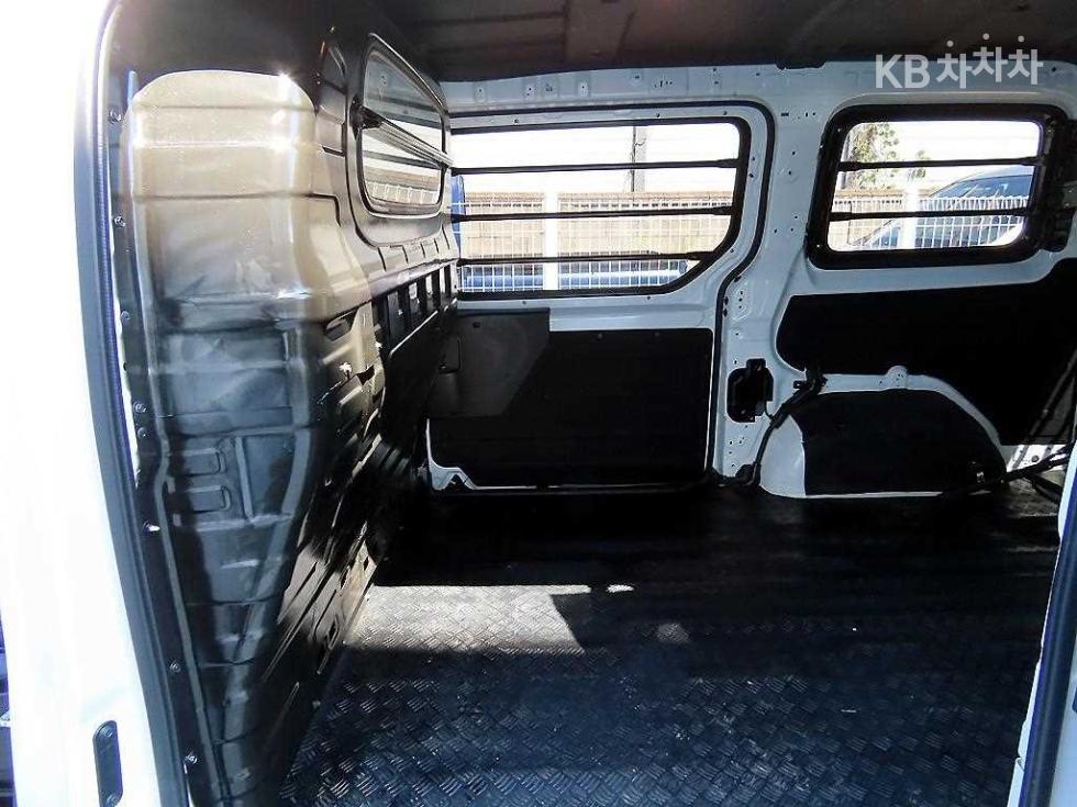 Hyundai Staria — miniaturë 6