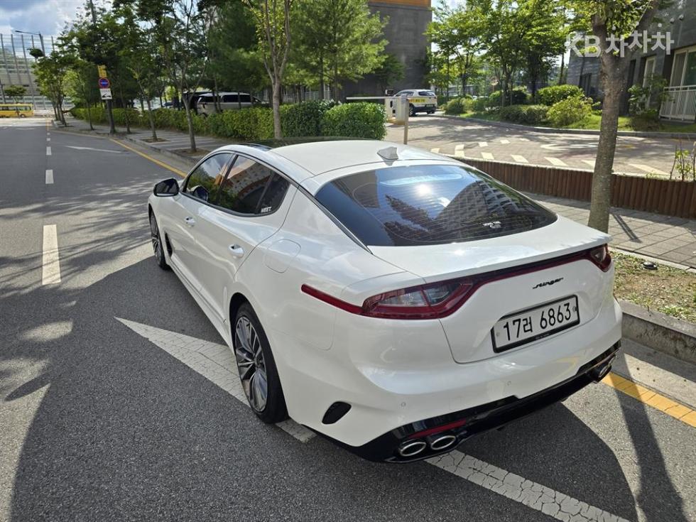 Kia Stinger — miniaturë 7