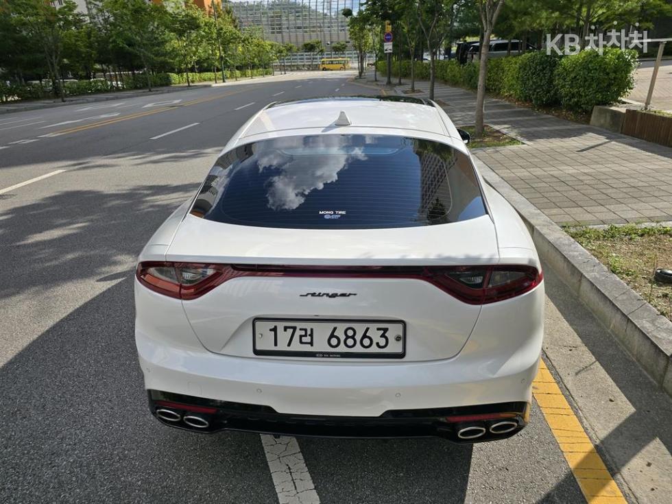 Kia Stinger — miniaturë 8