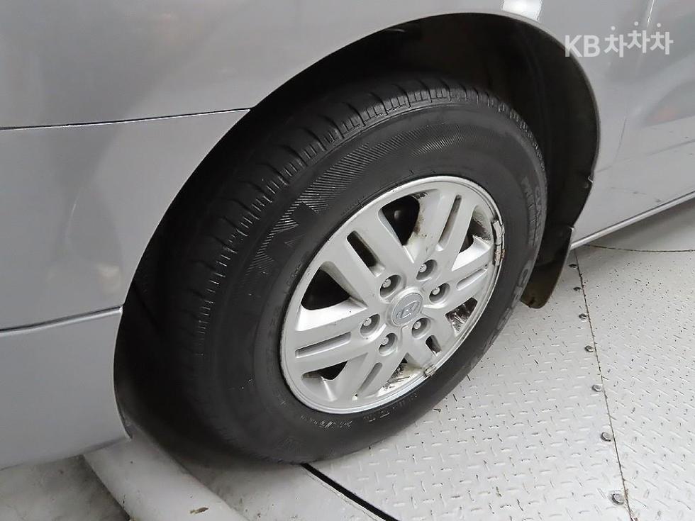 Hyundai Starex — miniaturë 5