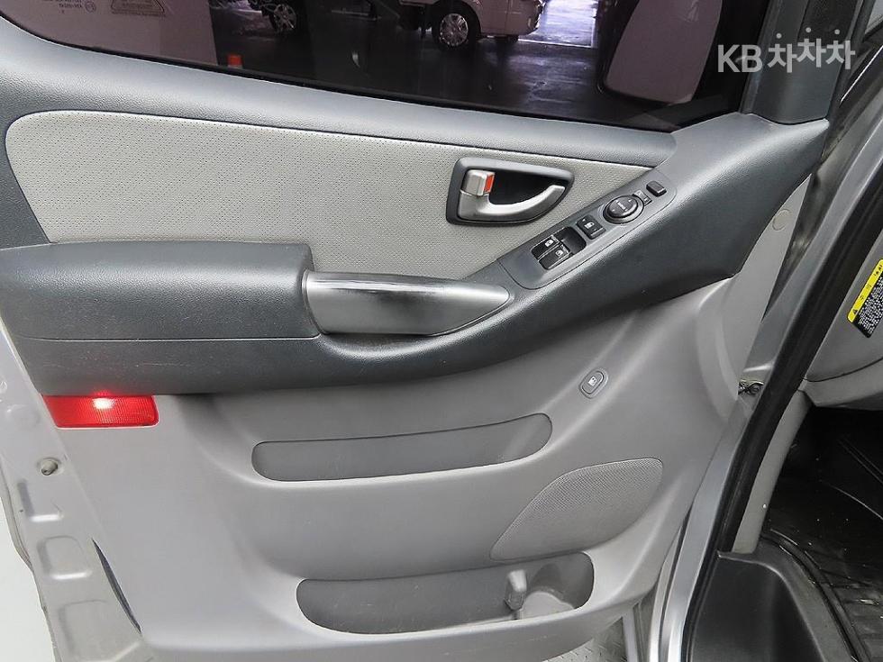 Hyundai Starex — miniaturë 9