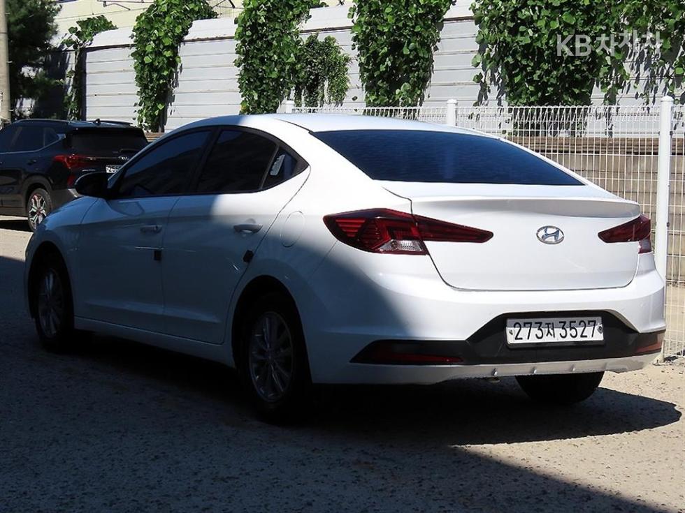 Hyundai Avante — miniaturë 3