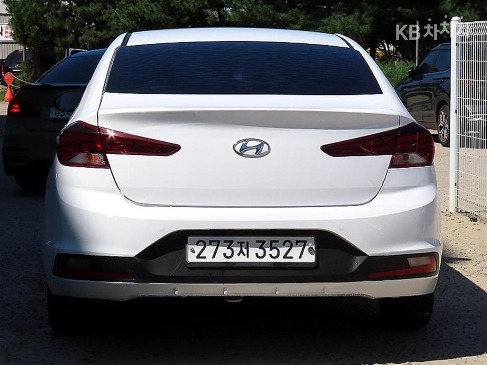 Hyundai Avante — miniaturë 4