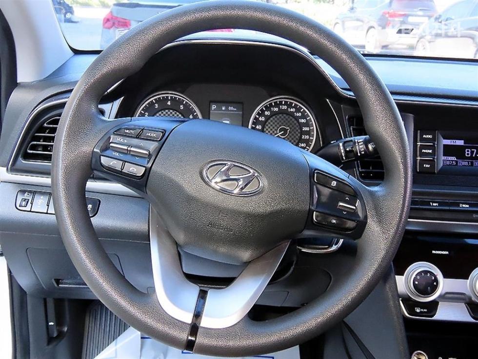 Hyundai Avante — miniaturë 8