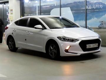 Hyundai Avante 1.6 e-VGT SMART — foto 1