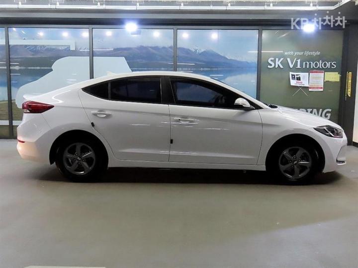 Hyundai Avante — miniaturë 3