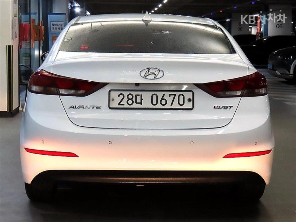 Hyundai Avante — miniaturë 5