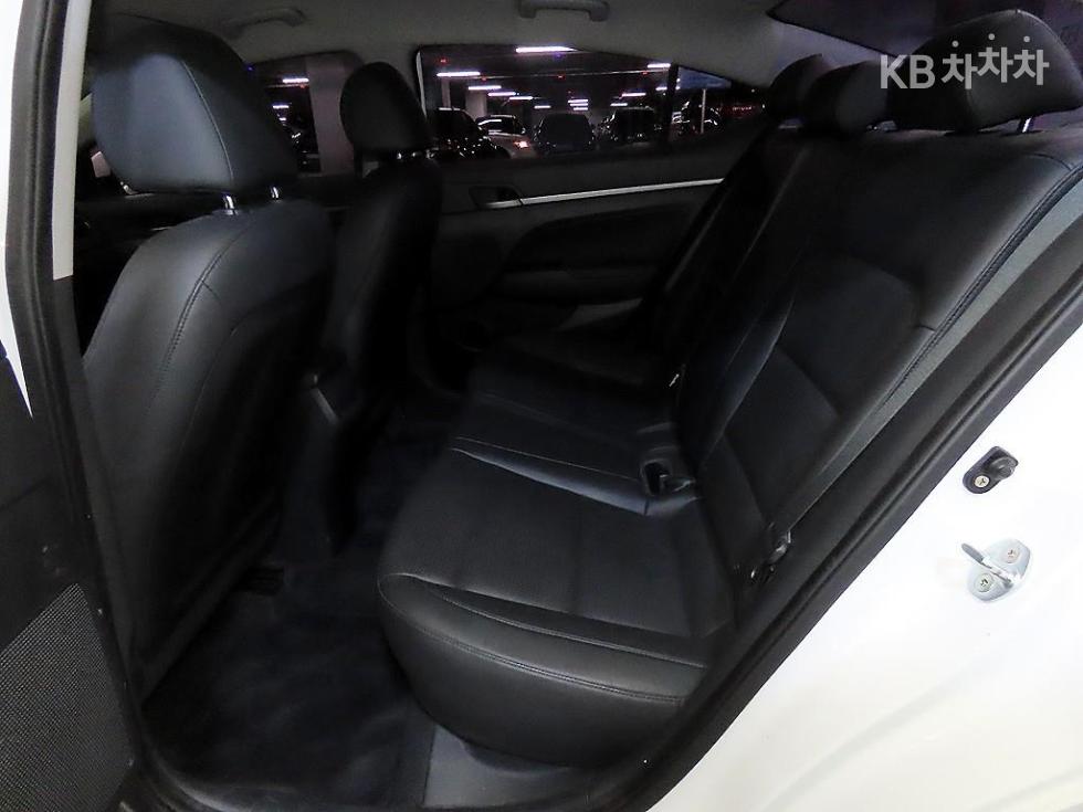 Hyundai Avante — miniaturë 7