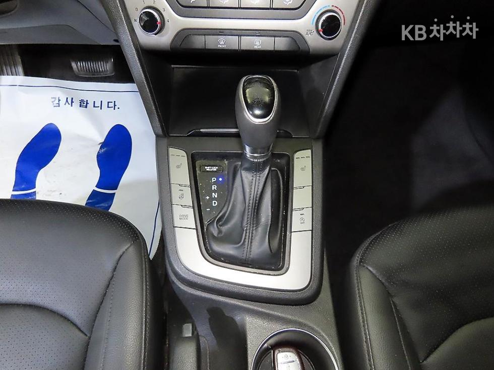 Hyundai Avante — miniaturë 12