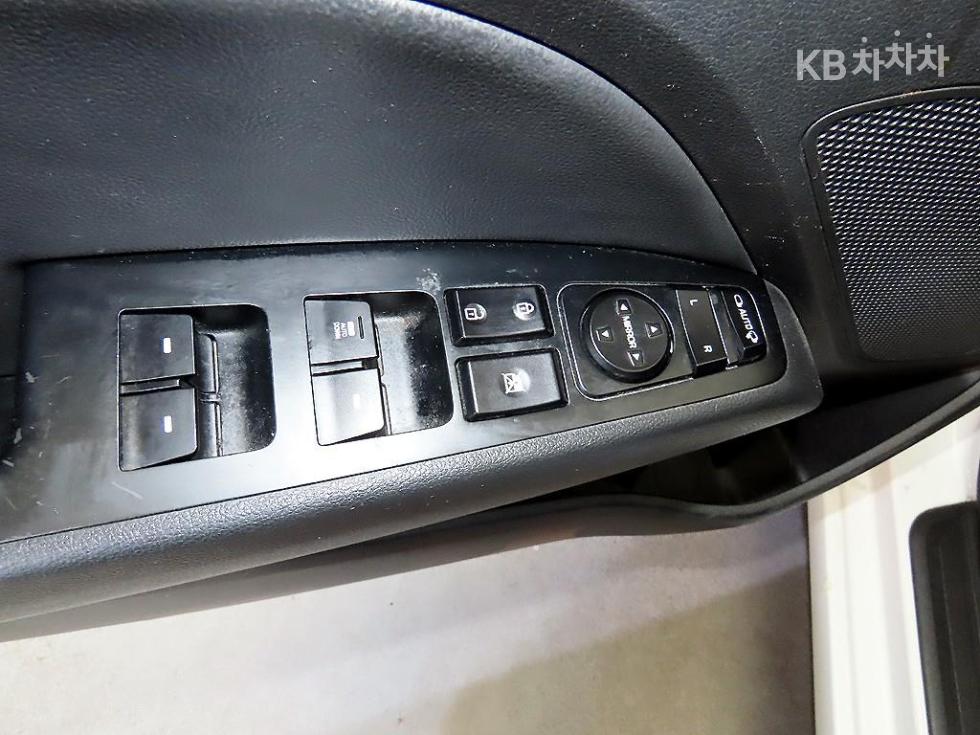 Hyundai Avante — miniaturë 13