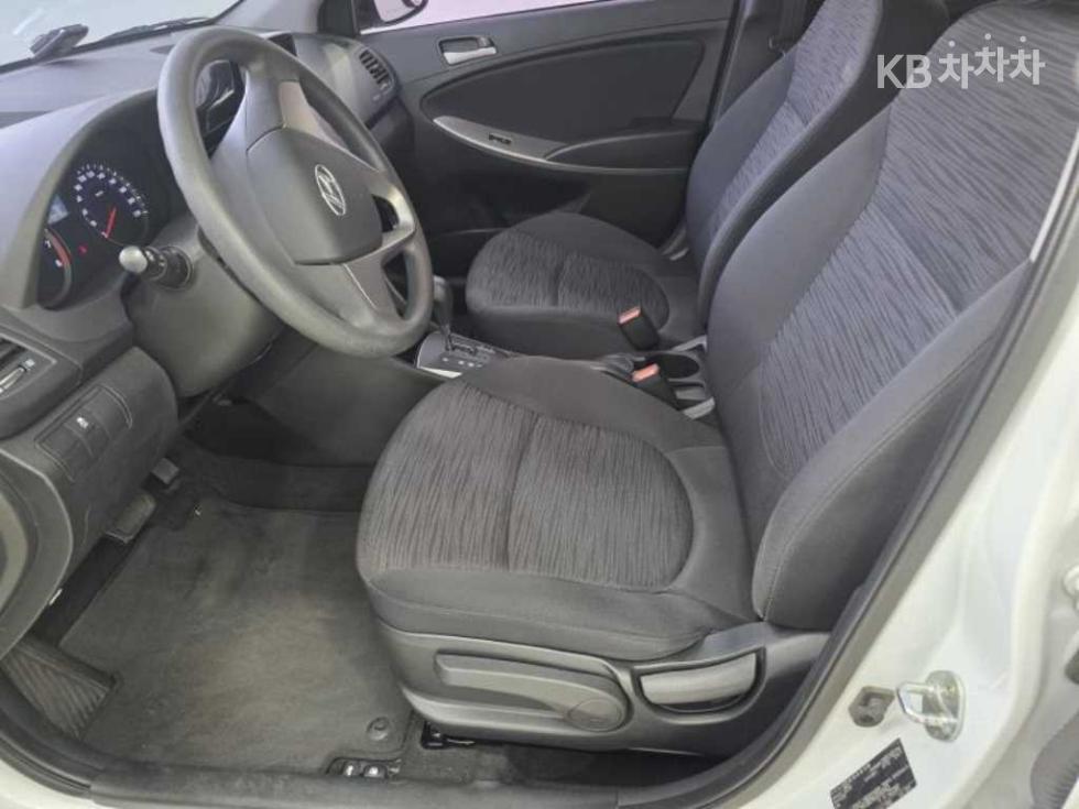 Hyundai Accent — miniaturë 8