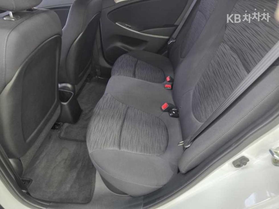 Hyundai Accent — miniaturë 9