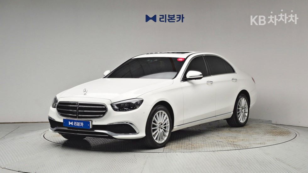 Mercedes-Benz E-Class Exclusive — фото 1