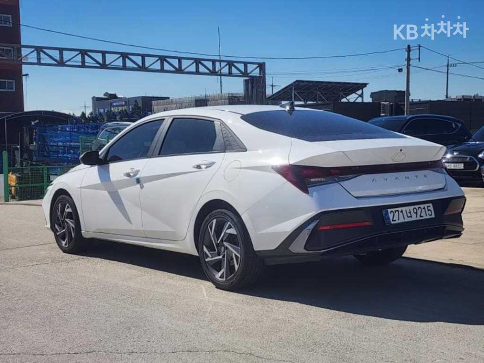 Hyundai Avante — фото 3