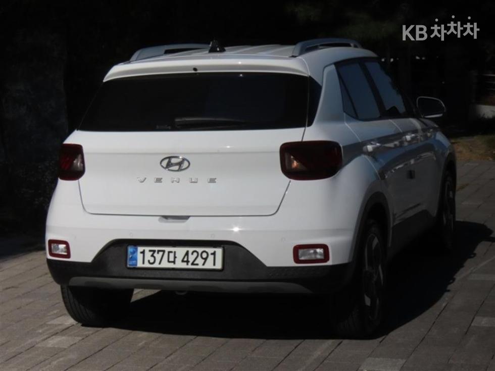 Hyundai Premium — фото 3
